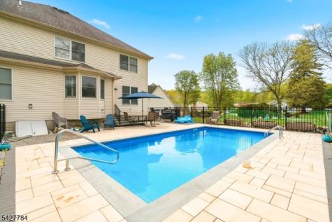 20 Greenbriar Court Boonton NJ 07005