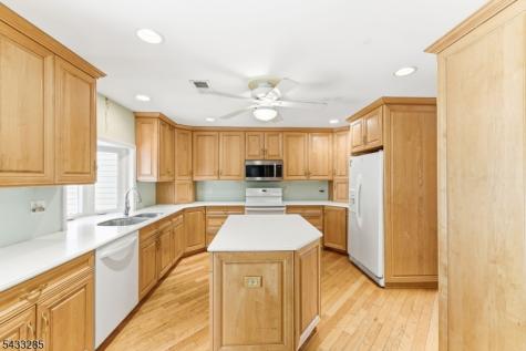 3 Elm Street Chester NJ 07930