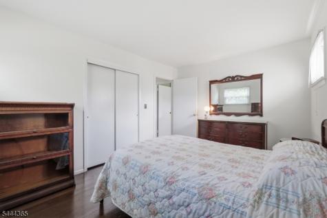 9 Brearly Crescent Mount Olive NJ 07836