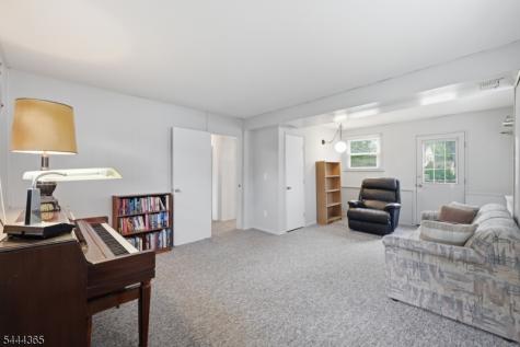 9 Brearly Crescent Mount Olive NJ 07836