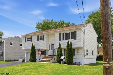 9 Brearly Crescent Mount Olive NJ 07836