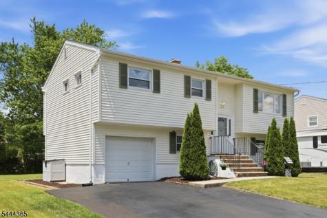 9 Brearly Crescent Mount Olive NJ 07836