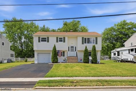 9 Brearly Crescent Mount Olive NJ 07836