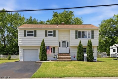 9 Brearly Crescent Mount Olive NJ 07836