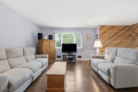 9 Brearly Crescent Mount Olive NJ 07836