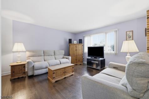 9 Brearly Crescent Mount Olive NJ 07836