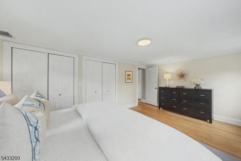 45 Highfield Road Bloomfield NJ 07003