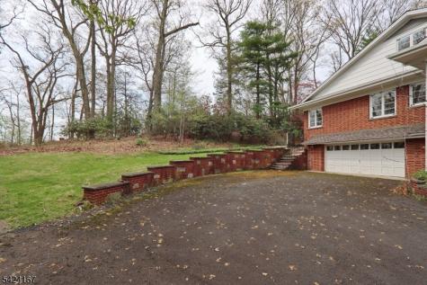 1495 Fox Trail Mountainside NJ 07092