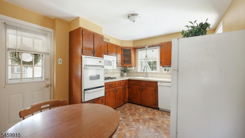11 Munsee Drive Cranford NJ 07016