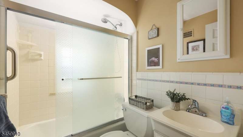 11 Munsee Drive Cranford NJ 07016