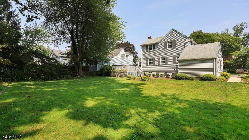 11 Munsee Drive Cranford NJ 07016