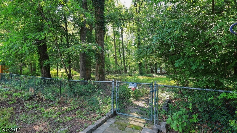 11 Munsee Drive Cranford NJ 07016
