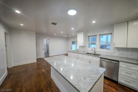 51 Greenwich Drive Bergenfield NJ 07621