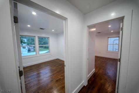 51 Greenwich Drive Bergenfield NJ 07621