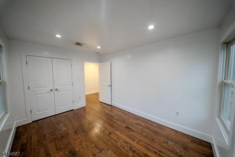51 Greenwich Drive Bergenfield NJ 07621