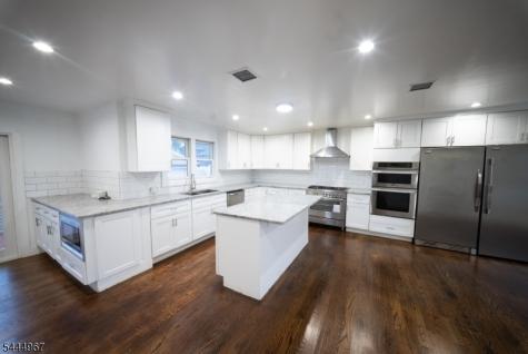 51 Greenwich Drive Bergenfield NJ 07621