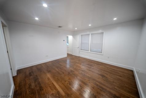 51 Greenwich Drive Bergenfield NJ 07621