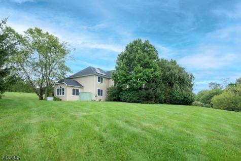199 County Road 517 Tewksbury NJ 07830