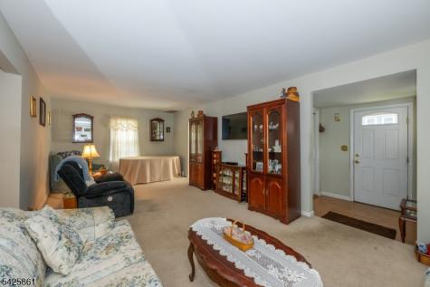 31 Iroquois Trail Denville NJ 07834