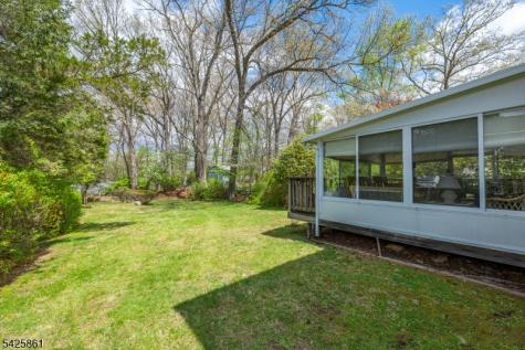 31 Iroquois Trail Denville NJ 07834