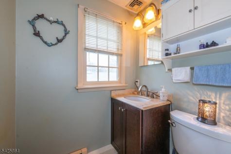 31 Iroquois Trail Denville NJ 07834