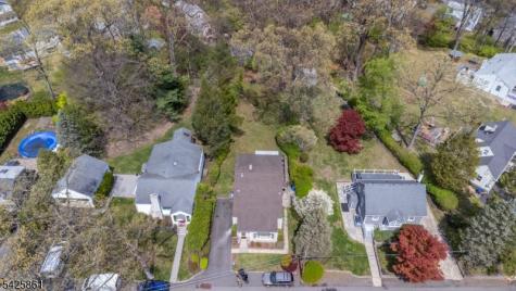 31 Iroquois Trail Denville NJ 07834
