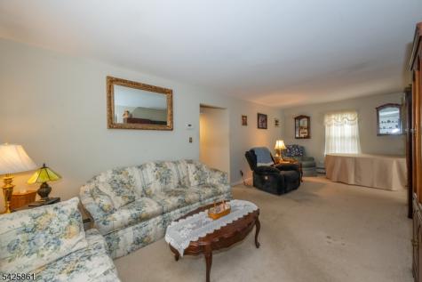 31 Iroquois Trail Denville NJ 07834