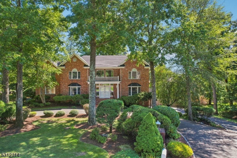 8 Michelle Way Montville NJ 07058