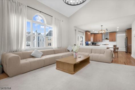 86 Treetops Circle Franklin NJ 08540