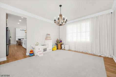 86 Treetops Circle Franklin NJ 08540