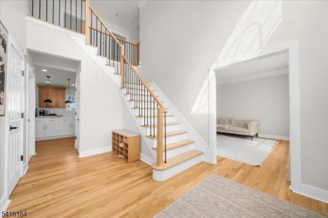 86 Treetops Circle Franklin NJ 08540