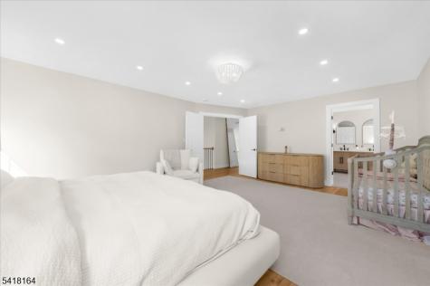 86 Treetops Circle Franklin NJ 08540