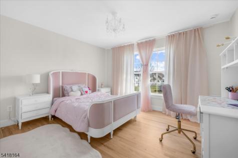 86 Treetops Circle Franklin NJ 08540