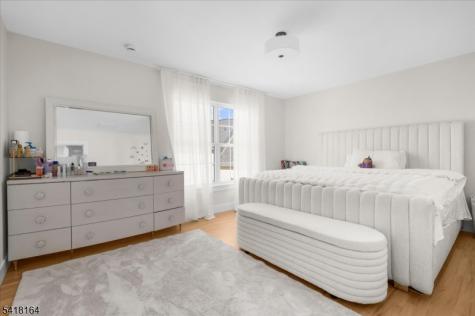 86 Treetops Circle Franklin NJ 08540