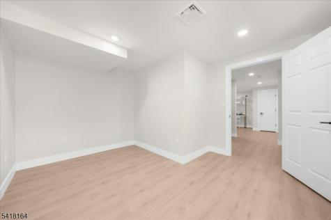 86 Treetops Circle Franklin NJ 08540