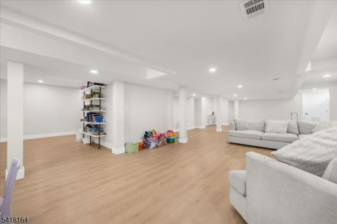 86 Treetops Circle Franklin NJ 08540