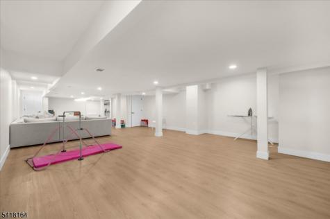 86 Treetops Circle Franklin NJ 08540