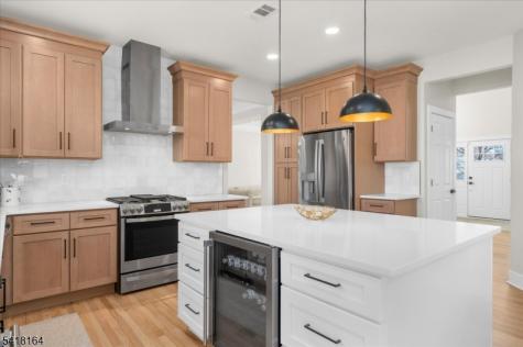86 Treetops Circle Franklin NJ 08540