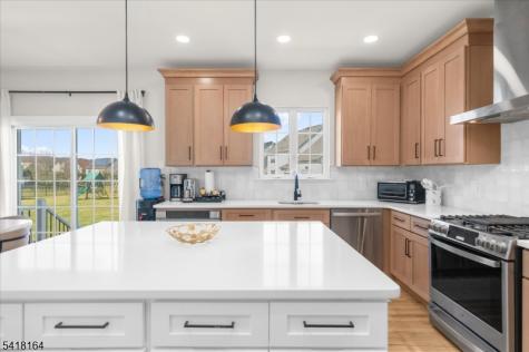 86 Treetops Circle Franklin NJ 08540