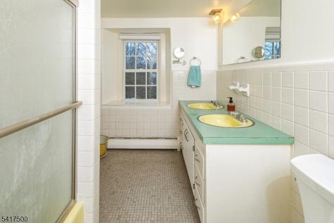 46 Poor Farm Road Hopewell NJ 08534