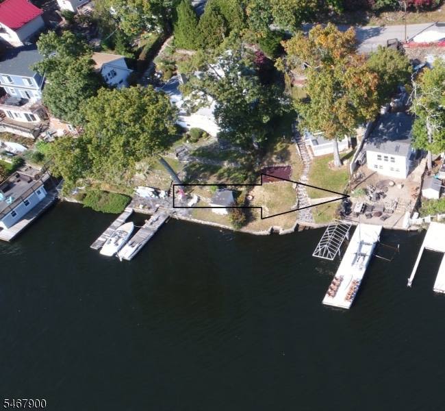 76 Ithanell Road Hopatcong NJ 07843