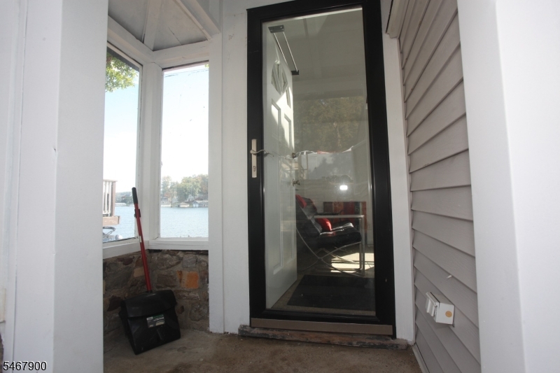 76 Ithanell Road Hopatcong NJ 07843