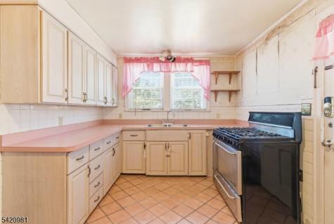 442 Seven Oaks Road City Of Orange NJ 07050