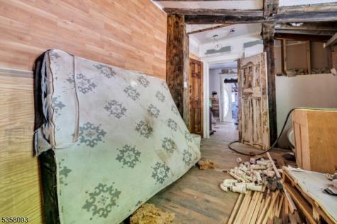 12 Sanatorium Road Glen Gardner NJ 08826