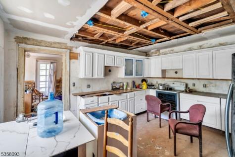 12 Sanatorium Road Glen Gardner NJ 08826