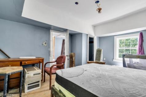 12 Sanatorium Road Glen Gardner NJ 08826