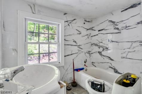 12 Sanatorium Road Glen Gardner NJ 08826