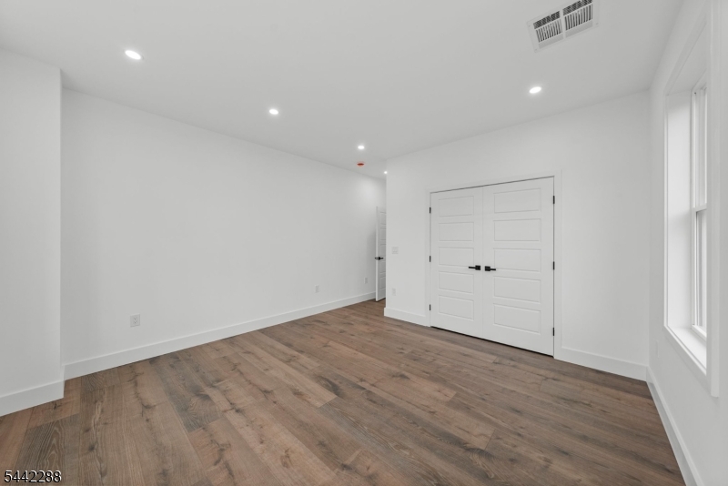 53 Greenbrook Avenue Woodbridge NJ 08832