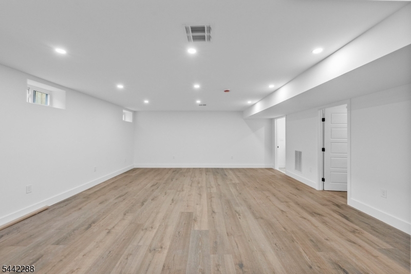 53 Greenbrook Avenue Woodbridge NJ 08832