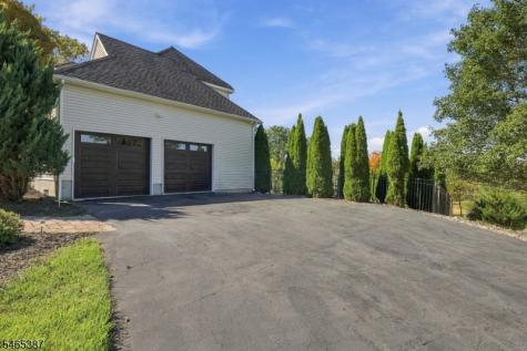 4 Brecia Court Andover NJ 07848